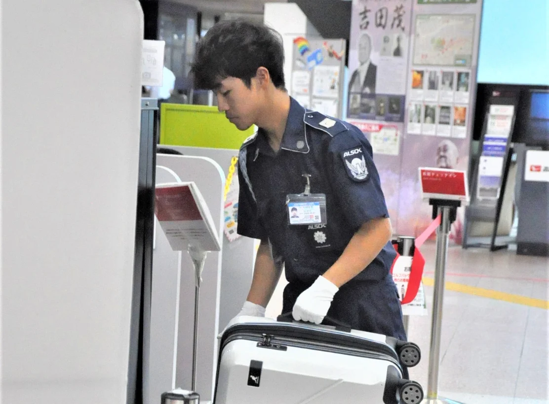 空港保安警備スタッフ