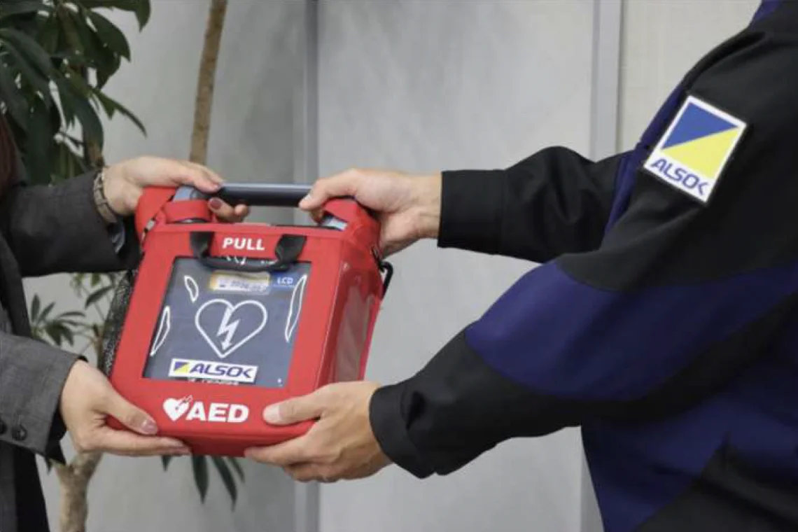 AED(自動体外式除細動器)